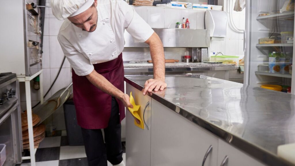 Cabinets service for restaurants