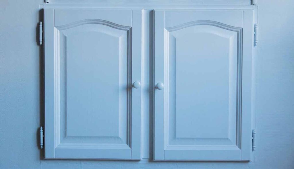 how to install cabinet doors