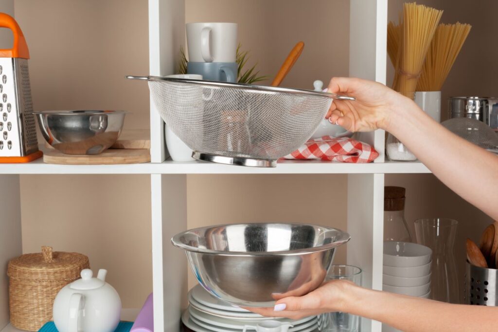 How to organize kitchen cabinets in a small kitchen