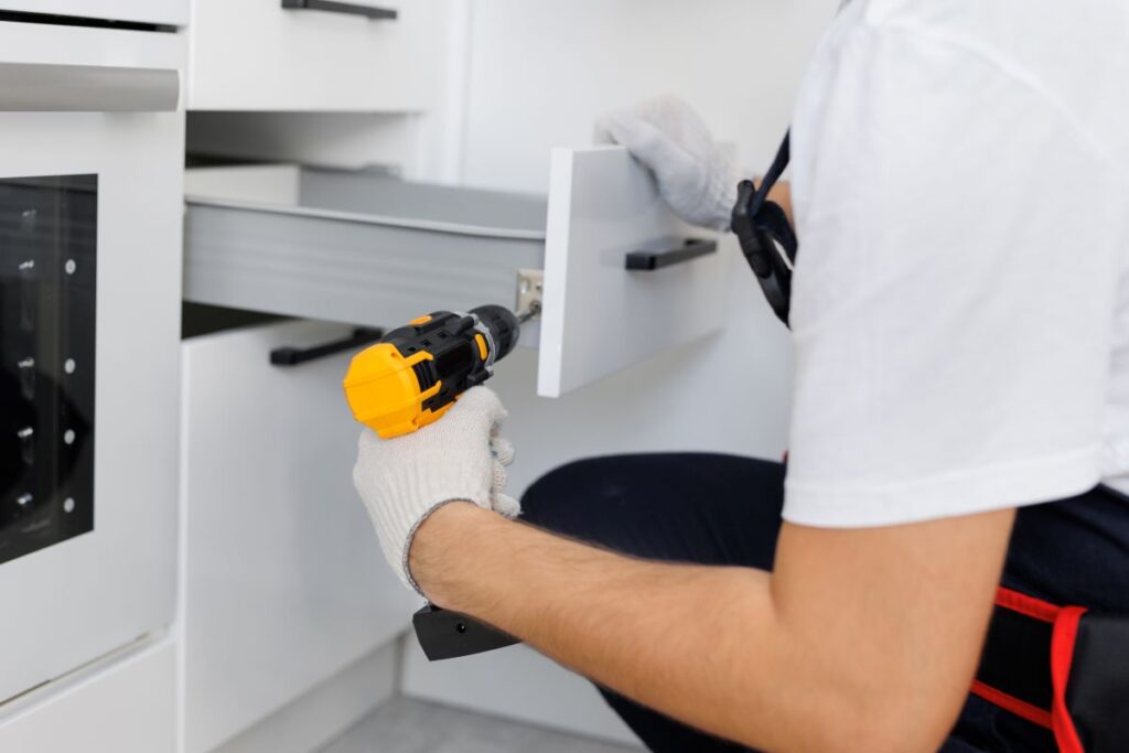best kitchen cabinet repair services