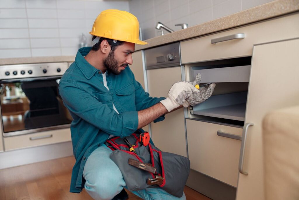 Best cabinet repair handyman