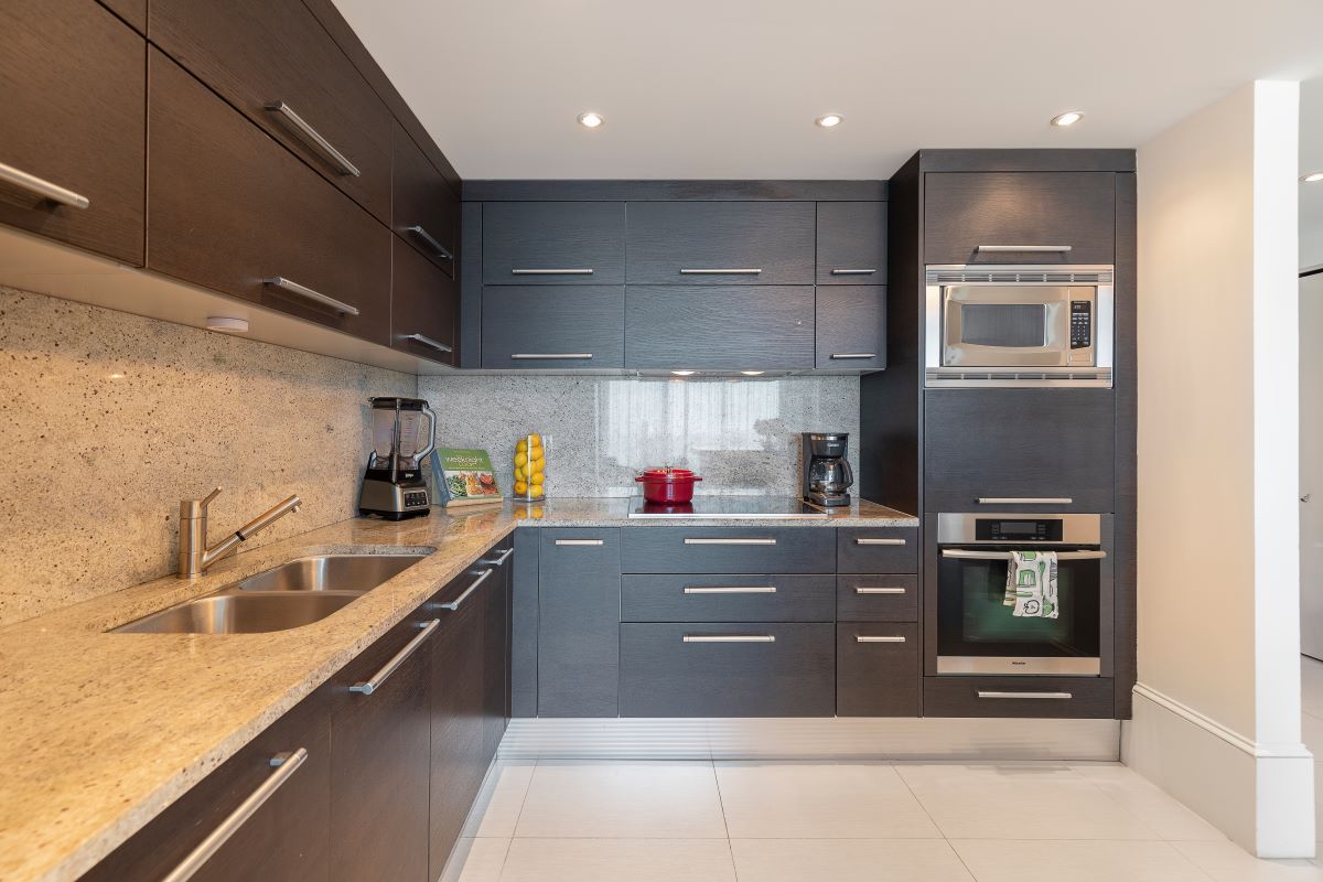 how to move lower kitchen cabinets