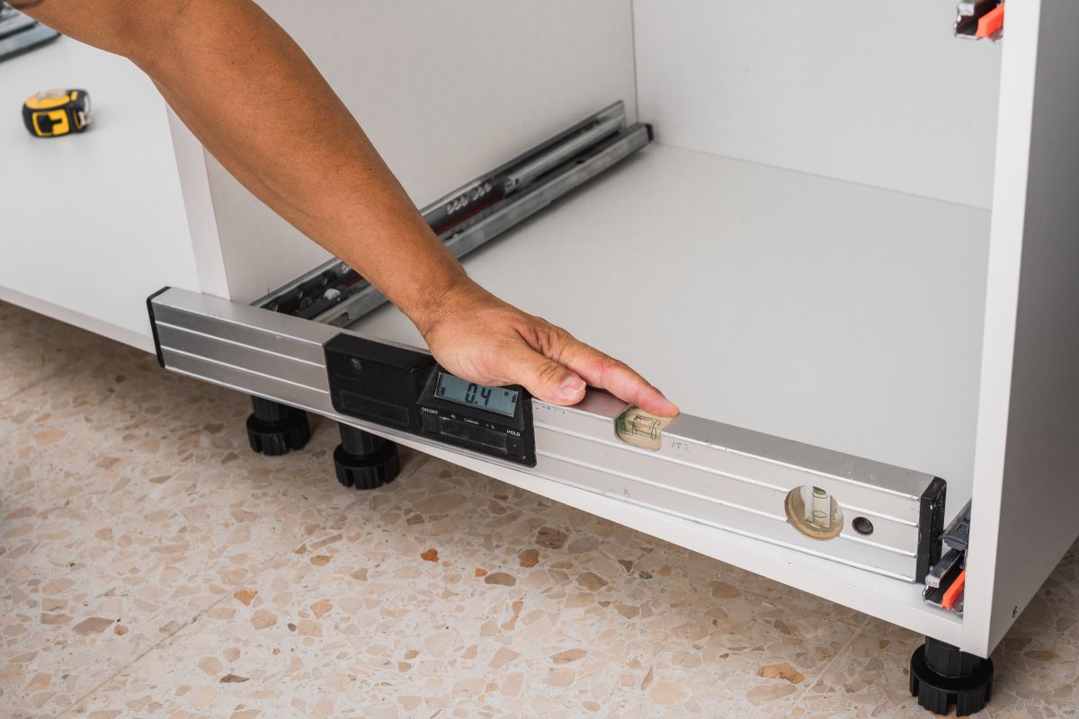 How to Fix Kitchen Drawer Track for Smooth Operation 4 What tools do I need to fix a kitchen drawer track?