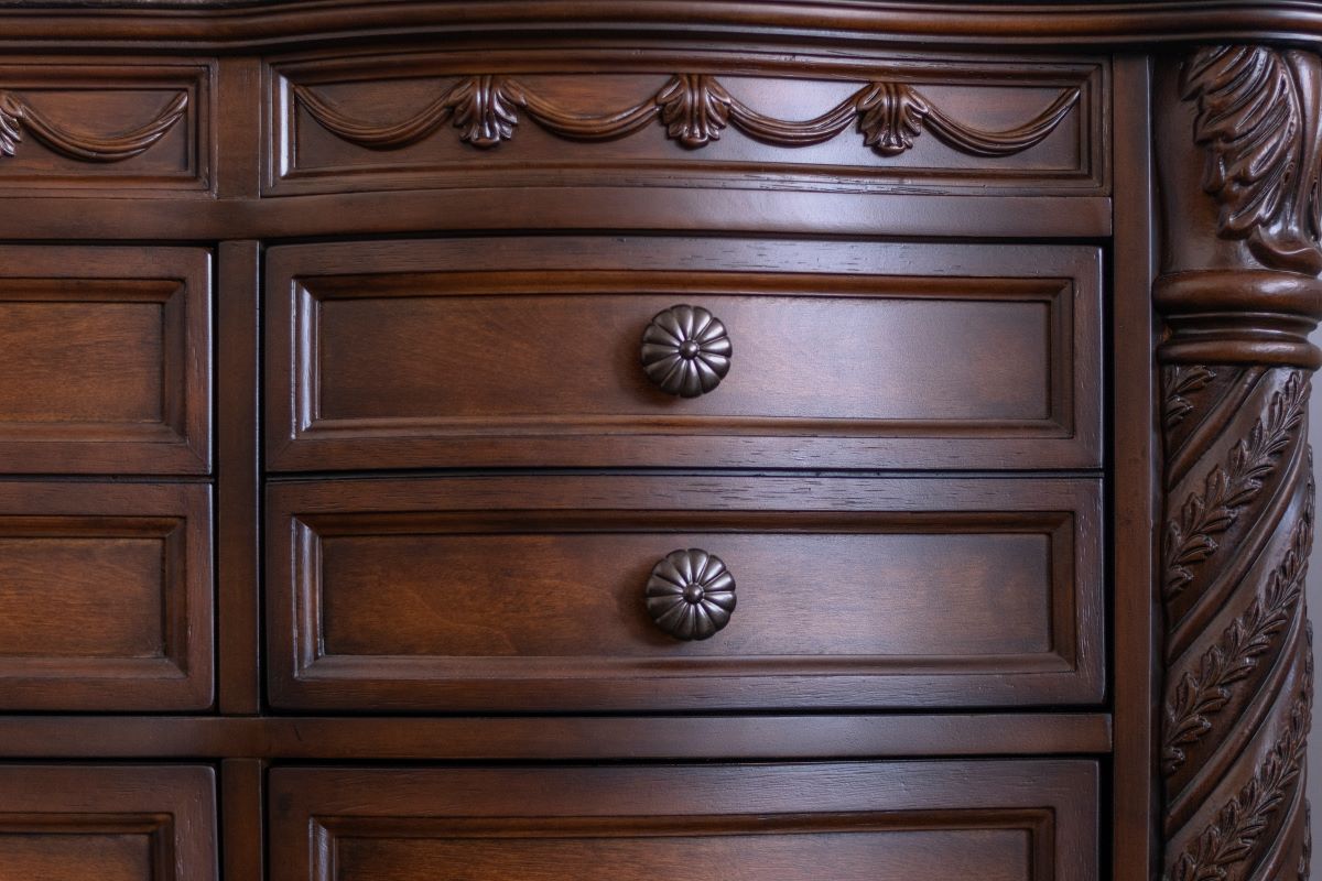 Old Wood Cabinets: How to Assess, Repair, and Transform Them 2 What is a wooden cabinet?