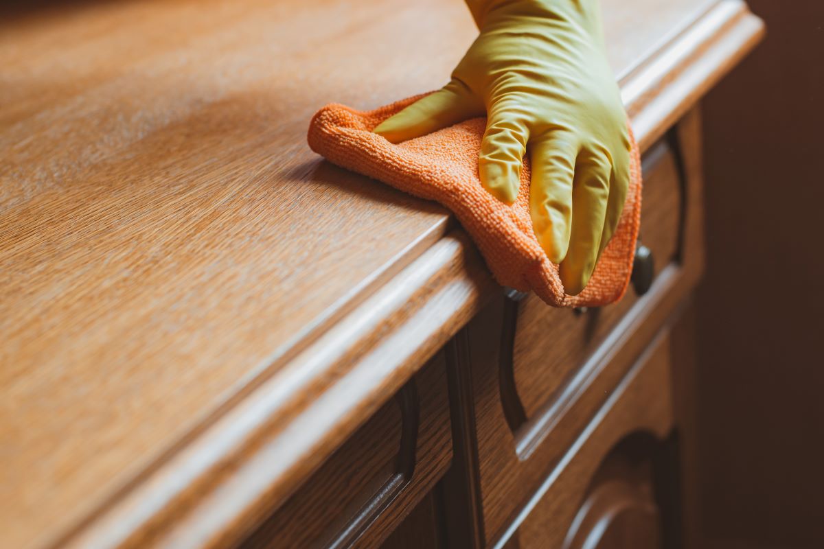 The Ultimate Guide to Polishing Cabinet Surfaces for a Like-New Shine 3 polish kitchen cabinets