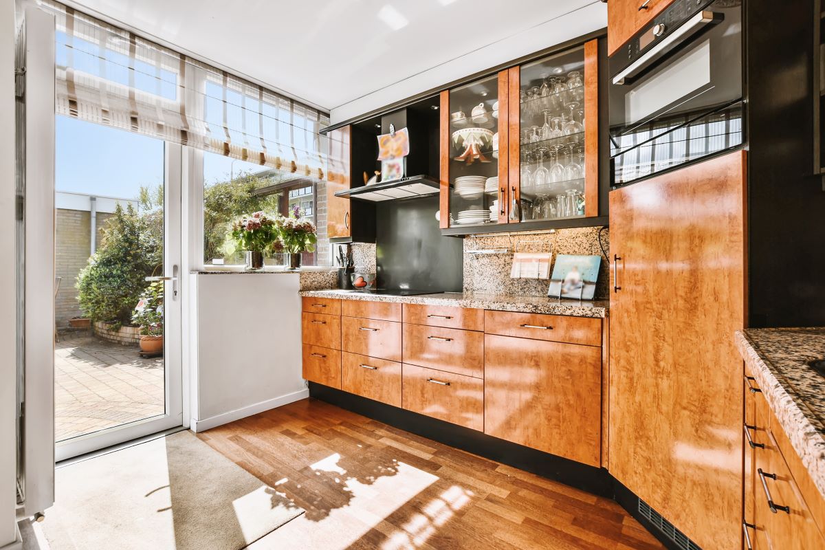 How to Fix Faded Kitchen Cabinets: Tips & Tricks 3 What is the best product to fix faded kitchen cabinets?