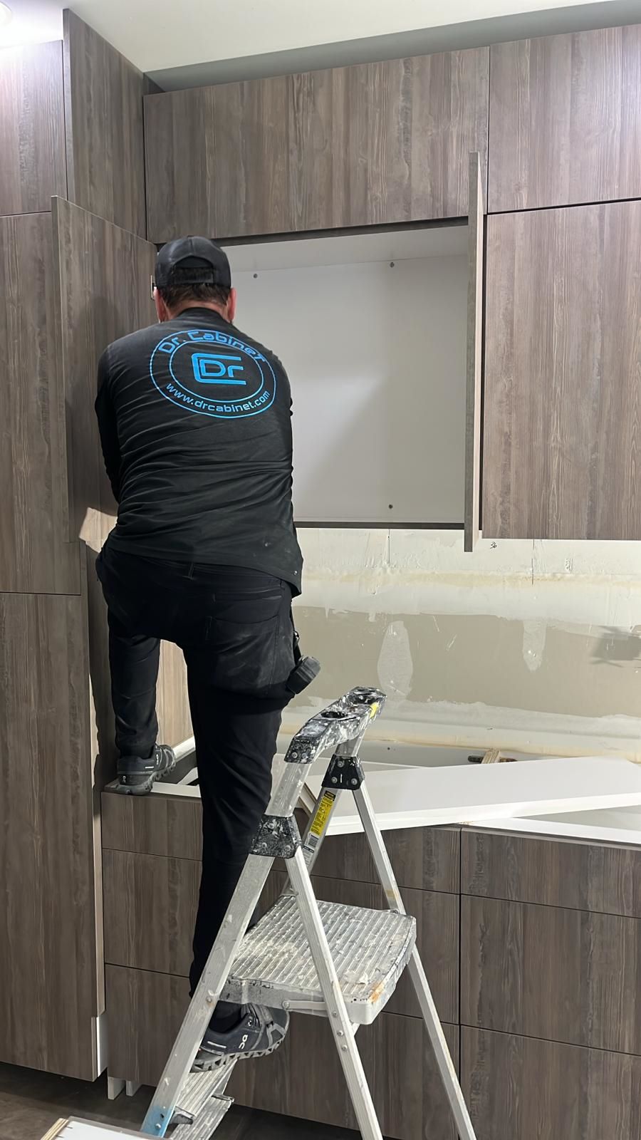 Top Commercial Cabinet Installers for Business Needs 2 What services do Commercial Cabinet Installers provide?