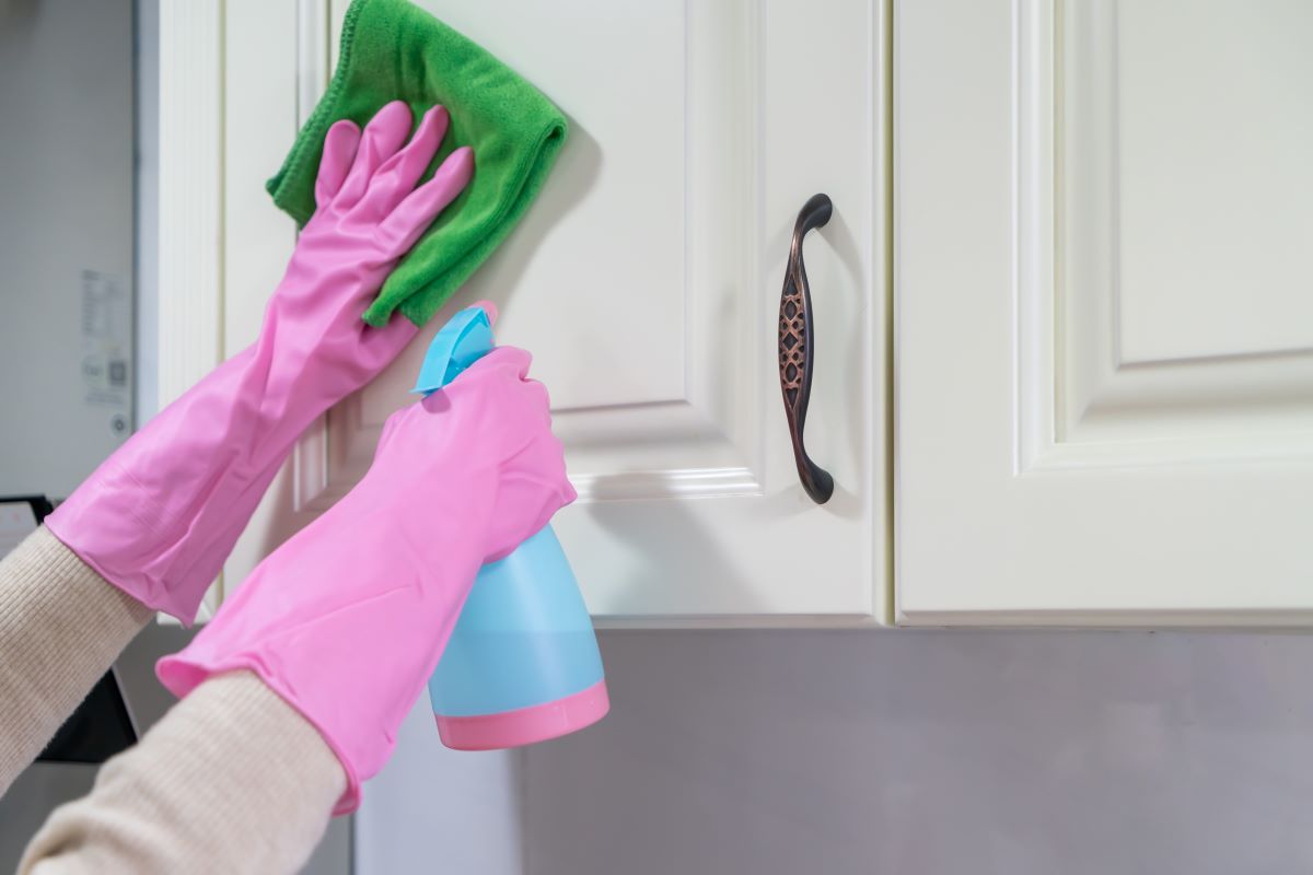 How to Clean White Kitchen Cabinets