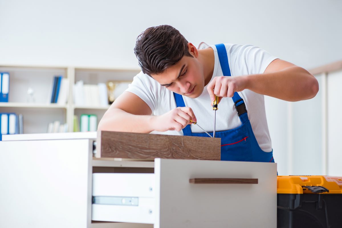 How to Repair Cabinet