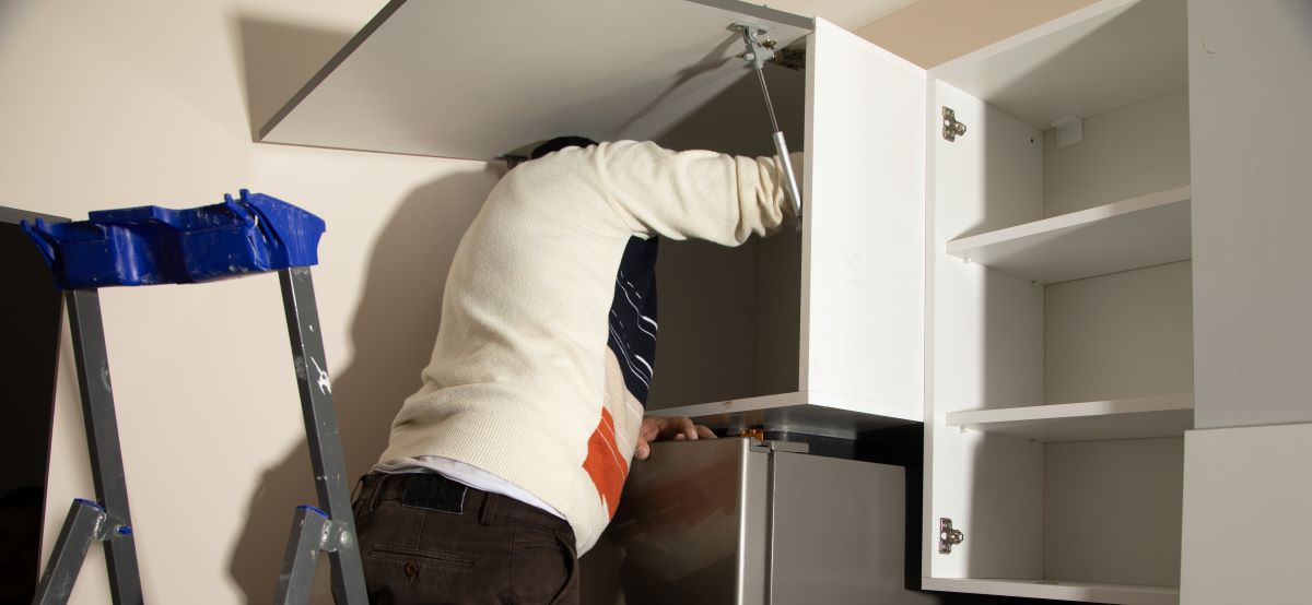 The Ultimate Guide to Lowes Cabinet Installation for Your Home 4 How to install wall cabinets at Lowes?