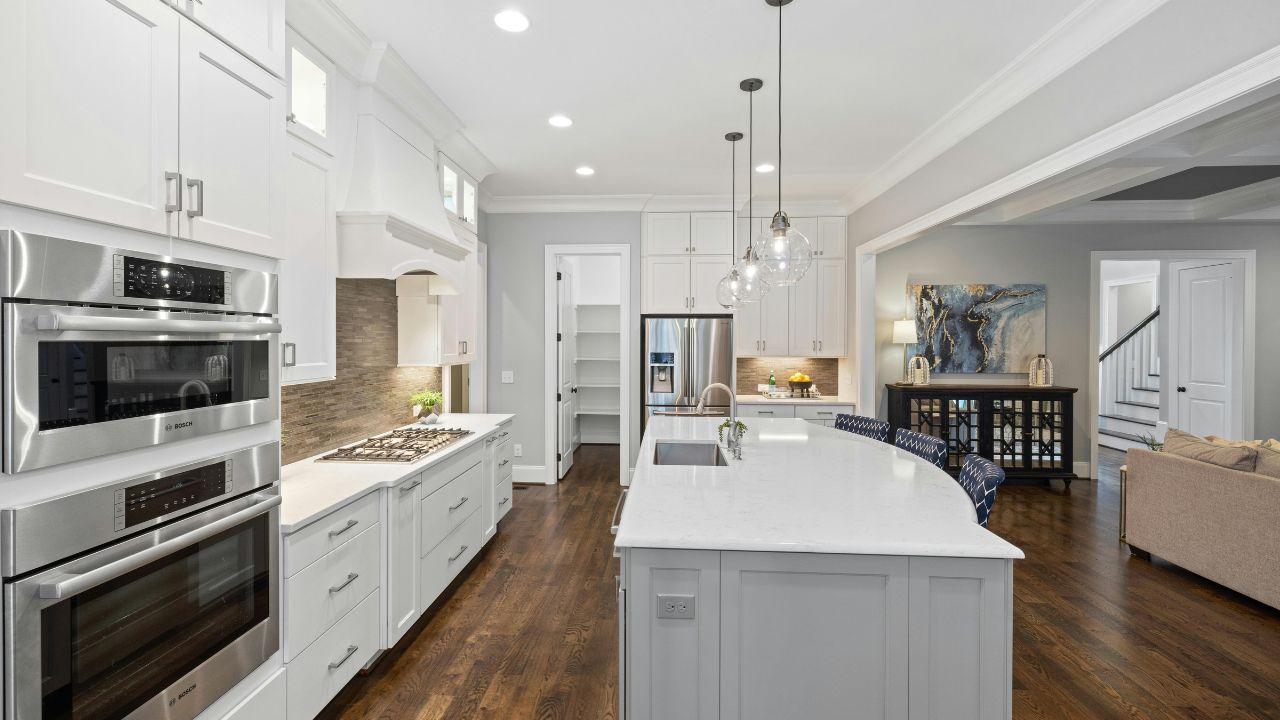 High-quality custom cabinet for kitchen storage