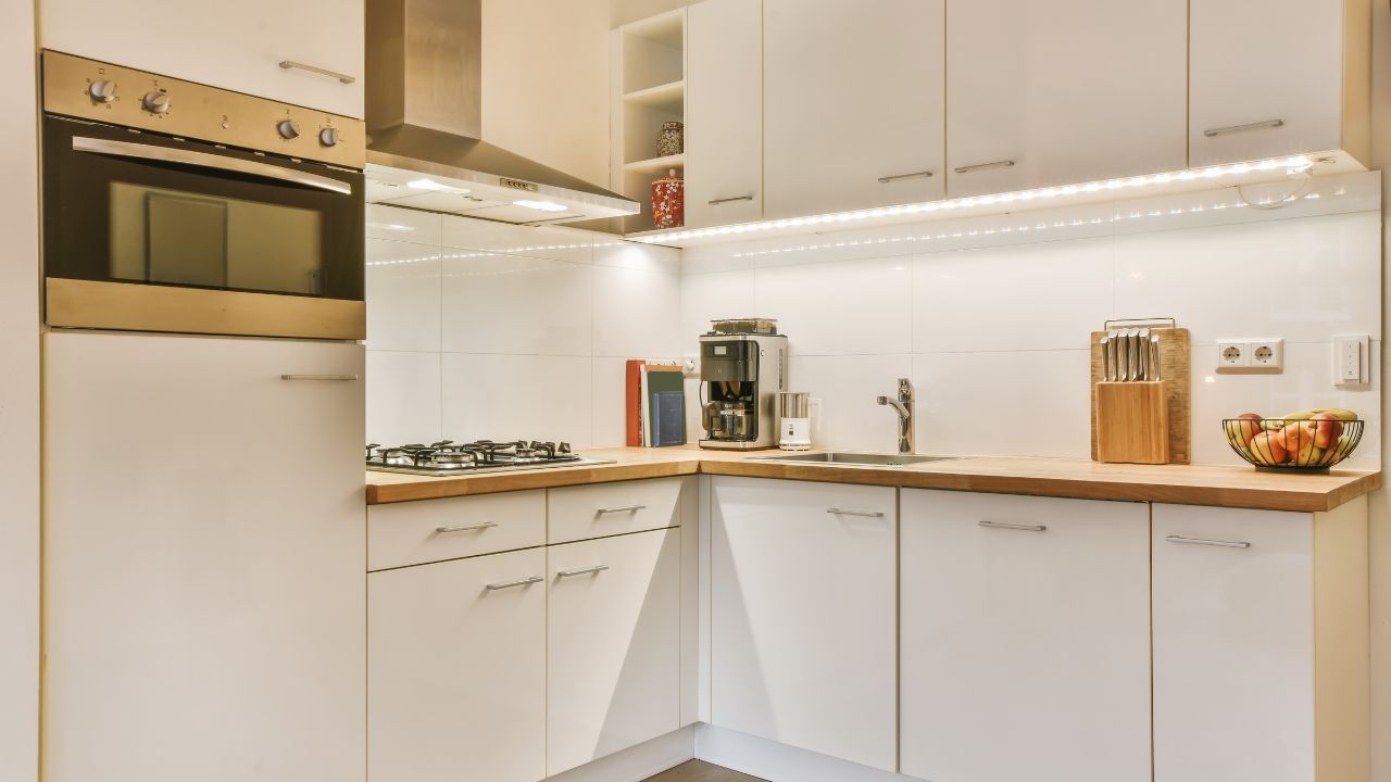 Elevate Home with Modern Kitchen Units: Style and Functionality 4 luxury modern kitchen designs