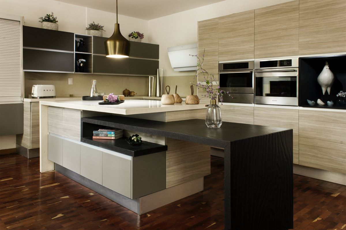Elevate Space with Upscale Kitchen Cabinets: Top Design Trends 3 Custom upscale kitchen cabinets for elegant homes