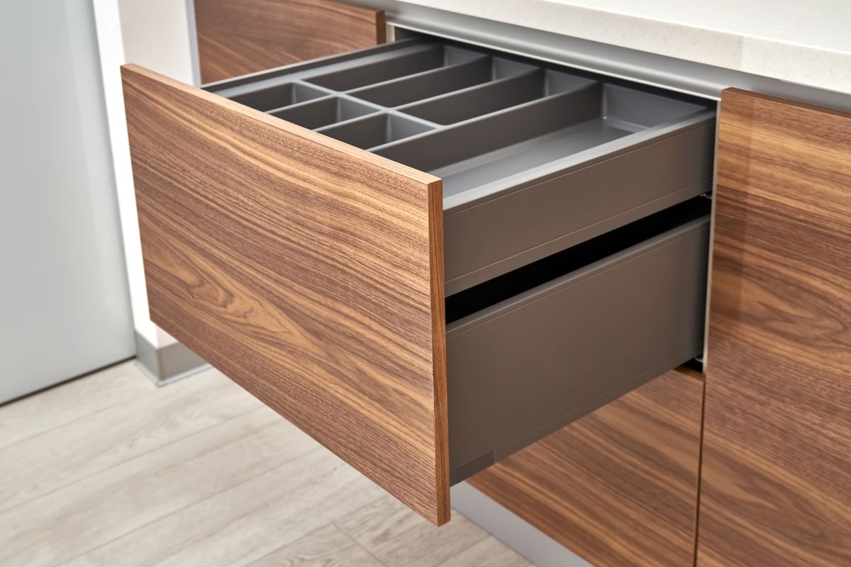Wood Veneer Repair: How to Fix Damage Without Replacing the Whole Piece 2 damaged cabinet usa