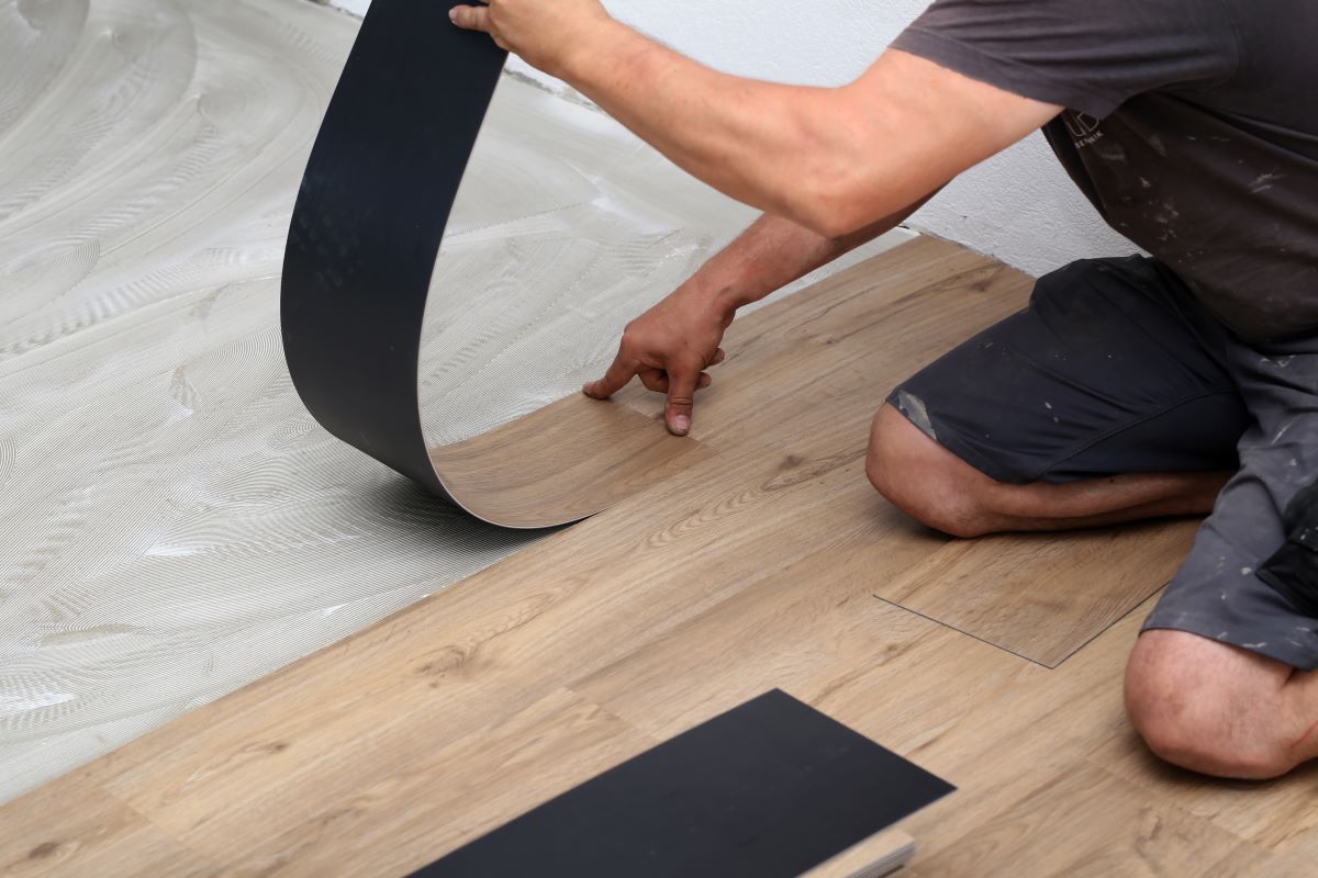 Vinyl Flooring Repair Kit: Do They Really Work? 1 Vinyl Flooring Repair Kit