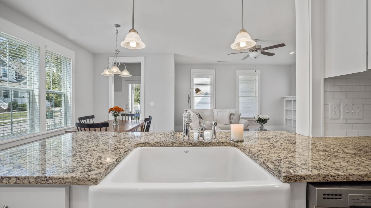 Essential Guide to Kitchen Countertop Depth for Homeowners 2 Standard kitchen countertop depth beside base cabinets