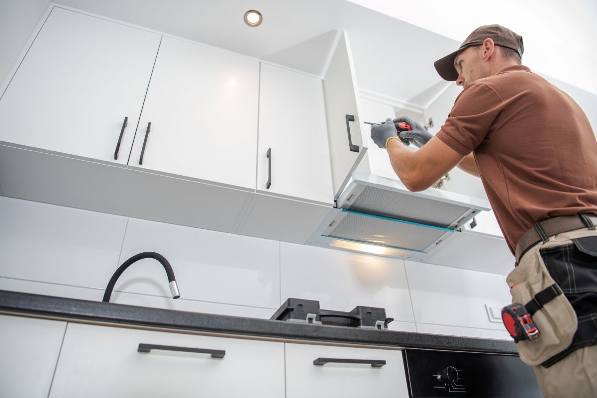 Does Your Kitchen Feel Stuck in 1995? Refacing Kitchens Is the Smart Fix. 1 refacing kitchens