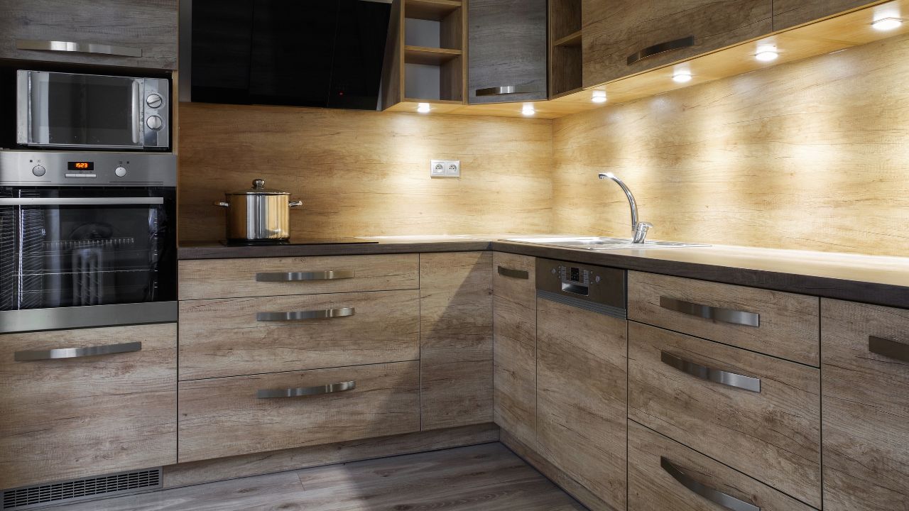 Stylish Brown Kitchen Units: A Guide to Modern Design Trends 4 Top brown kitchen units